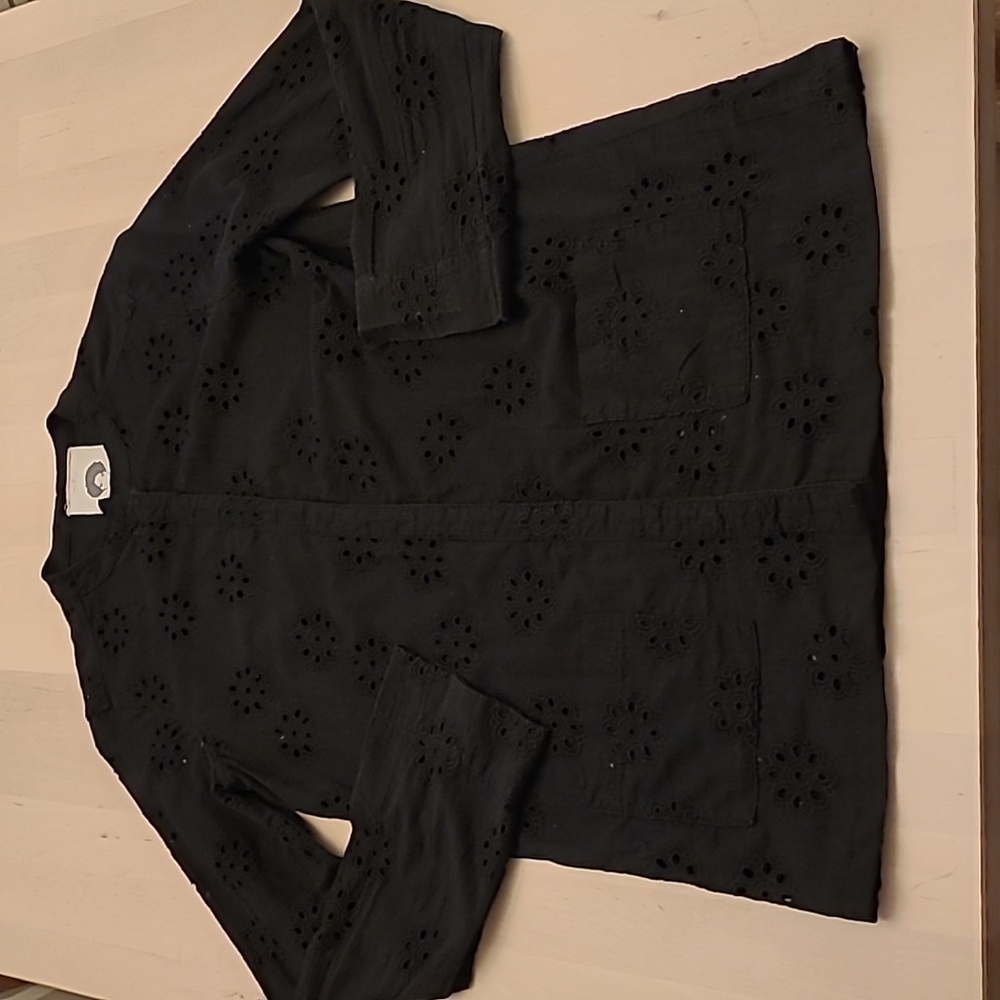 EUC Patrick Robinson for Target Cotton Black Eyelet Detail Blouse with Pockets